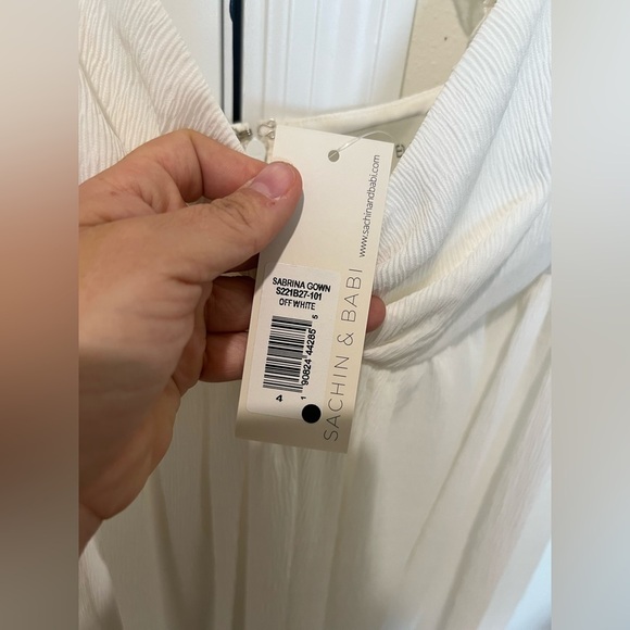 NWT Sachin & Babi ($1095) Sabrina empire Chiffon Gown - Ivory - size 4 - bridal - Picture 12 of 16